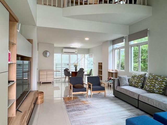 ให้เช่า ขาย บ้านเดี่ยว หมู่บ้าน บารเมษฐ์ เฉลิมพระเกียรติ ซอย 62 ตกแต่งพร้อมอยู่ ใกล้สวนหลวง*** ราคาเช่า 60,000 บาท/เดือน สัญญา 1 ปี **รับจดทะเบียนบริษัท*** ราคาขาย 7,900,000 บาท (ค่าโอนและภาษีคนละครึ่ง)ติดต่อ คุณช่อผกา โทร 0616198565 LINE 0616198565สำรอง LINE 0812523279 ส่งลิ้งก์ไว้ได้เลยรหัส# T26-364บ้านเดี่ยว 2 ชั้น หมู่บ้านบารเมษฐ์ เฉลิมพระเกียรติ ซอย 62เนื้อที่ 90 ตร.ว.พื้นที่ใช้สอย 200 ตารางเมตร3 ห้องนอน 3 ห้อง�