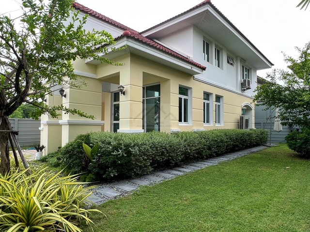 ขายบ้านเดี่ยว 2 ชั้น 90 ตรว. หมู่บ้านบารเมษฐ์ เฉลิมพระเกียรติ ซอย 62 สวนในบ้าน ตกแต่งพร้อมอยู่ ใกล้สวนหลวง*** ราคาขาย 7.9 ล้านบาท *** ราคาเช่า 60,000 บาท/เดือน ติดต่อ:: ชยา โทร/ID Line:: 0942823961   Link Line:: https://line.me/ti/p/3xFA1An8Kcรหัส# T26-364บ้านเดี่ยว 2 ชั้น หมู่บ้านบารเมษฐ์ เฉลิมพระเกียรติ ซอย 62 เนื้อที่ 90 ตร.ว.พื้นที่ใช้สอย 200 ตารางเมตร 3 ห้องนอน 3 ห้องน้ำ1 ห้องแม่บ้าน 2 ที่จอดรถแอร์ 4 ตัว, 3 เครื่องทำน้ำอุ่น, 3 ชุดห้อ�