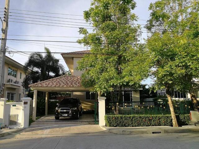 ให้เช่าบ้านเดี่ยว 2 ชั้น โครงการ ศุภาลัย สวนหลวง ติดถนนใหญ่ พร้อมเฟอร์นิเจอร์ ใกล้โรงเรียนนานาชาติชาร์เตอร์ สามารถเดินทางด้วยถนนอ่อนนุช และถนนศรีนครินทร์ราคาเช่า 65,000 บาท / เดือน ( สัญญาขั้นต่ำ 1 ปี ประกัน 2 เดือน ล่วงหน้า 1 เดือน ) ( ฟรีดูแลตัดหญ้า ฉีดปลวก ตลอดสัญญา )ที่ตั้ง ถนนเฉลิมพระเกียรติ ร.9 แขวงประเวศ เขตประเวศ กรุงเทพ 10250ติดต่อ : คุณภัสพงณ์ 0634098164Line : binkem22https://www.facebook.com/profil