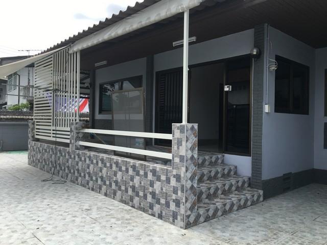 ให้เช่าบ้านเดี่ยวหัวมุม 70 ตรว. โชคชัย 4 ซอย 76เหมาะทำโฮมออฟฟิศหรืออยู่อาศัยใกล้MRTโชคชัย4ติดต่อ : คุณภัสพงณ์ 063-409-8164Line : deedaa23เนื้อที่ 70 ตารางวา จำนวน 3 ห้องนอน 2 ห้องน้ำ จอดรถ 5 คันพร้อมเครื่องปรับอากาศ 4 เครื่องเหมาะสำหรับอยู่อาศัยและทำออฟฟิต(ไม่รับจดทะเบียนบริษัท)เชื่อมต่อหลายโซน: รัชดา ลาดพร้าว เกษตร-นวมินทร์ โชคชัย 4 เลียบด่วนใกล้แหล่งชุมชน ใกล้เซ็นทรัลอีสต์วิลล์ ใก�