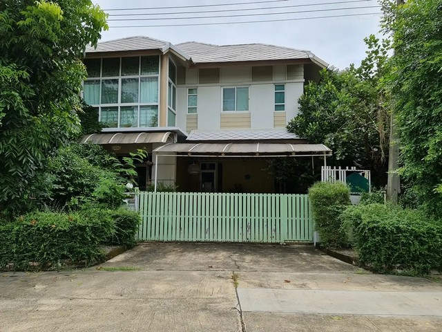 โกดัง+ออฟฟิต+บ้านพัก เกือบ3ไร่ ไฟ3เฟส ถนนกว้าง ลำลูกกา คลอง8 ปทุมธานี  T. o86-3ol-6l6lที่ดินเกือบ3ไร่+คลังสินค้า+สำนักงาน+บ้านพัก+ที่พักคนงาน ไฟ3เฟส ถนนกว้าง ลำลูกกาคลอง8 T. o86-3ol-6l6lสอบถาม/นัดเยี่ยมชม โทร วรุณรัตน์ 086-301-6161 พิกัด  ต.ลำลูกกา อ.ลำลูกกา ปทุมธานี : ลำลูกกา คลอง8รายละเอียดทรัพย์ : -เนื้อที่ 2 -3-77 ไร่   *****ราคา 20 ล้านบาท*****- มีพื้นที่ใช้ส่อย 2,100 ตรม.- เป็นทั้งโกดัง+ห้องน้ำ และโกดัง+ออฟฟิ