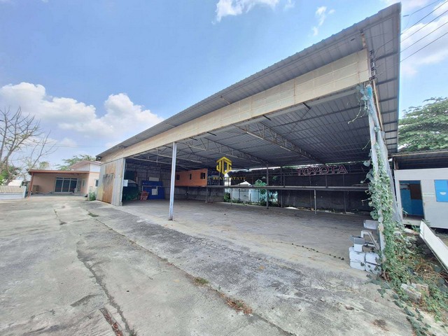 ขายโกดังแบบเปิดต่ำกว่าประเมิน เนื้อที่ทั้งหมด 2-3-77 ไร่ คลอง 8 ลำลูกกา ปทุมธานีรหัสทรัพย์ : FS172(กรุณาใช้รหัสนี้ในการสอบถาม FS172)โกดัง 3 หลังมีออฟฟิศบ้าน 2 หลังห้องพักคนงาน 15 ห้องรถ 6-10 ล้อเข้าออกได้พิกัด : ต.ลำลูกกา อ.ลำลูกกา จ.ปทุมธานีราคาขาย 19,000,000 บาทราคาประเมินไทยพาณิชย์ 26,000,000 บาทTel : 062-6284052 (Khun Jay)Line ID : 0626284052Facebook Fanpage : JLT Real Estate ซื้อ/ขาย/เช่า โรงงาน บ้าน ที่ดิน อสังหาริมทรัพย์ทุกชนิด