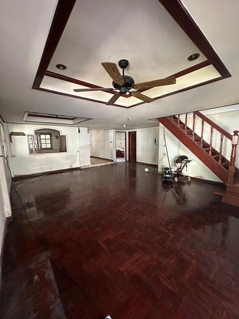 ให้เช่า บ้านเดี่ยว 2 ชั้น สุขุมวิท 101-1 ซอยวชิรธรรมสาธิต64 **จดบริษัทได้ เลี้ยงสัตว์ได้*** ราคาเช่า 30,000 บาท/เดือน-- เลี้ยงสัตว์ได้, จดบริษัทได้ติดต่อ คุณช่อผกา โทร 0616198565 LINE 0616198565สำรอง LINE 0812523279 ส่งลิ้งก์ไว้ได้เลยรหัส# T26-372บ้านเดี่ยว 2 ชั้น สุขุมวิท 101-1 ซอยวชิรธรรมสาธิต 64- เนื้อที่ 94 ตารางวา- 3 ห้องนอน- 2 ห้องน้ำ- ต้นไม้ได้ทำการตัดไปบางส่วนแล้ว)- จอดรถได้- มีบ้านเล็กๆ ในที่อีก 1 หลังทำเก็บ