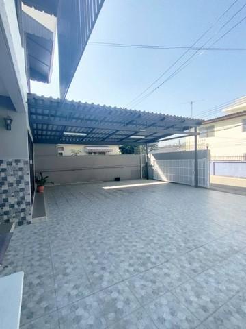 ให้เช่าบ้านเดี่ยว 2 ชั้น ย่านโชคชัย4 ลาดพร้าว-วังหิน เสนานิคม ใกล้ MRT โชคชัย 4ราคาเช่า 40,000 บาท / เดือน ( สัญญาขั้นต่ำ 1 ปี ประกัน 3 เดือน ล่วงหน้า 1 เดือน )ที่ตั้ง ถนนโชคชัย4 ซอย76 แขวงลาดพร้าว เขตลาดพร้าว กรุงเทพมหานคร 10230ติดต่อ : คุณภัสพงณ์ 0634098164Line : binkem22https://www.facebook.com/profile.php?id=61581484955548เนื้อที่ 60 ตารางวา จำนวน 2 ชั้น 3 ห้องนอน 3 ห้องน้ำ 1 ห้องครัว จอดรถ 5 คันพร้อมเครื่องปรับอากาศ 4 เครื่อง เครื่องท�