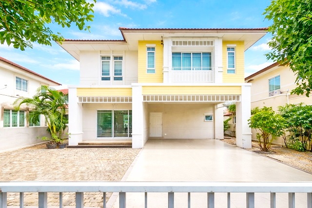 คฤหาสน์ บ้านเดี่ยวให้เช่า 3นอน 3น้ำ. 70 ตร.ว. โรงเรียนสาธิตพัฒนา 700ม. ซาฟารีเวิลด์ 900ม. 280 ตร.ม. 2ชั้น เฟอร์นิเจอร์ครบ 5แอร์ทั้งหลัง พื้นที่กว้าง จอดรถได้หลายคัน บรรยากาศเงียบสงบ เหมาะสำหรับครอบครัวขนาดกลางถึงใหญ่ พร้อมเข้าอยู่ทันที 21,997B-MMansion Two storey House for rent 3beds 3baths 70sq.w. Satit Pattana Sch 700m Safari World 900m. 280sq.m. fully fur 5a/c in every room spacious area multiple parking spaces quiet environment suitable for medium to large families ready to move in 21,997B-Mหทัยราษฎร์ ถ.ปัญญาอินทรา ใกล้ทางด่วนและ�