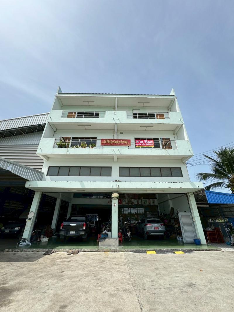 ขายที่ดินพร้อมสิ่งปลูกสร้างติดถนนบรมที่ดินทำเลดีนครชัยศรี ที่ดินนครปฐมติดถนนต.ขุนแก้ว อ.นครชัยศรี จ.นครปฐมรายละเอียด- เนื้อที่ 1 ไร่ 67 ตารางวา- มีสิ่งปลูกสร้าง 3 ชั้นครึ่ง- มีโครงหลังคาใหญ่- จอดรถได้เยอะมากสถานที่ใกล้เคียง- พิพิธภัณฑ์หุ่นขี้ผึ้งไทย- สำนักงานที่ดินจังหวัดนครปฐมสาขานครชัยศรี- ติดถนนบรมราชชนนีขาย 36,000,000 บาทสอบถามเพิ่มเติม นัดชมติดต่อTel : 062 - 5566954 (ป