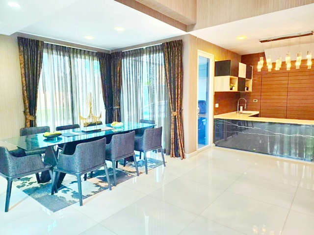 ขายที่ดินติดแม่น้ำ  3  ถึง  4  ไร่ ที่ดินมีรูปร่างสี่เหลี่ยมผืนผ้าสวยมีประปา ไฟฟ้า ผ่านหน้าแปลงที่ดินพร้อมใช้มีเพื่อนบ้านปลูกเรียงราย อยู่เป็นระยะ ไม่เปลี่ยวบรรยากาศ เงียบสงบ ธรรมชาติไม่มีมลพิษทั้ง เสียง และกลิ่นราคาขายไร่ละ  6  ล้านบาทค่าโอนกรรมสิทธิ ผู้ขายออกให้ทั้งหมด**สนใจดูที่ดินจริง รบกวนนัดล่วงหน้าอย่างน้อย 1 วันค่ะ**ติดต่อ ภญ.เทเรซา สิทธิพล โทร.(ไลน�