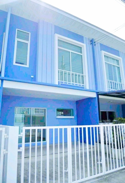 ใกล้ ตลาดบางบัวทอง 800 ม.19 ตร.ว. บางกรวย-ไทรน้อย ชัยพฤกษ์ ทาวน์เฮาส์ 2 ชั้น 3นอน 2น้ำ 150 ตร.ม. 10,998B-M.ทำเลติดถนนรัตนาธิเบศร์  เดินทางสะดวก ใกล้รพ.บางบัวทอง 900 ม. รถไฟฟ้า MRTเหมาะอยู่อาศัย โฮมออฟฟิศ เชื่อมต่อถนนหลักหลายสาย เข้าเมืองได้ง่ายnear BangBuaThong Market 800m. 19sq.wa.Bang Kruai-SaiNoi Chaiyaphruek Two story townhouse 3bed 2bath150sq.m. 10,998B-M prime location on Rattanathibet Road convenient transportation near Bang Bua Thong Hospital 900 m. MRT suitable for residence or home office Connects to several main roads, easy access to the city.ถ.รัตนาธิเบศร์ บางกรวย-ไท�