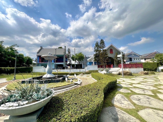 ให้เช่าบ้านเดี่ยว2ชั้น ตกแต่งสวย(แอร์4เครื่อง) อยู่ถนน บางนา ตราด กม.7 ใกล้เมกาบางนาบ้านเดี่ยว2ชั้น •เนื้อที่ 52ตารางวา• 3 ห้องนอน 3 ห้องน้ำ •2ที่จอดรถ•เฟอร์นิเจอร์บิ้วอิน+ลอยตัว วอลเปเปอร์+ผ้าม่าน •เครื่องใช้ไฟฟ้าครบ +พร้อมอยู่• แอร์4เครื่องอยู่ถนน บางนา ตราด กม.7 ต. บางแก้ว อ.บางพลี จ. สมุทรปราการ 10540 สถานที่ ใกล้... * Mega Bangna / IKEA 600 ม. * ไทยวัสดุ บางนา 1 กม. * Market Village 6 กม. * Paradise Park 7 km. * Central บ�