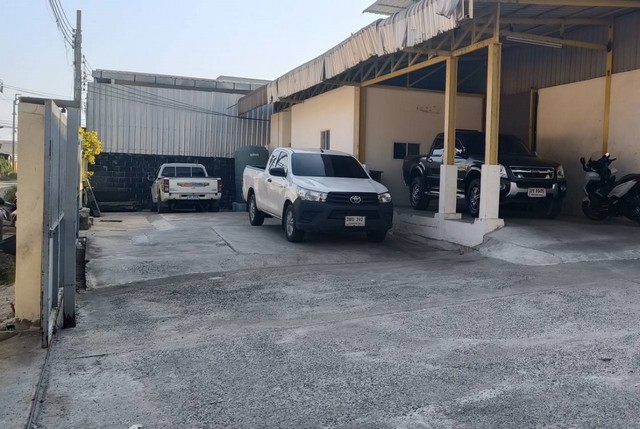 RK0905 ให้เช่าโกดัง 350 ตารางเมตร 1 ออฟฟิศ  ซ. สุนทรวิภาค  บางปลา สมุทรปราการ เหมาะเก็บสินค้าโครงการสุวรรณบุตร บางปลา สมุทรปราการ350 ตารางเมตร 1 ออฟฟิศ 1 ห้องน้ำ ที่อยู่: โครงการสุวรรณบุตร 88/17 ซ. สุนทรวิภาค ต.บางปลา อำเภอบางพลี สมุทรปราการ 10540ราคารเช่า 35,000/ เดือนSuwannabut Project, Bang Pla, Samut Prakan350 square meters, 1 office1 bathroomAddress: Suwannabut Project, 88/17 Soi Sunthornwiphak, Bang Pla Subdistrict, Bang Phli District, Samut Prakan 10540Rental price: 35,000 THB/monthติดต่อAgent  : คุณเด่นชัย                  : 09-8481-8989         