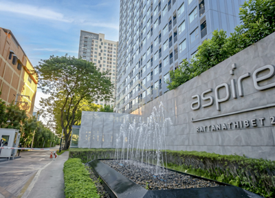 BHL1232แอสปาย รัตนาธิเบศร์ 2 Aspire Rattanathibet 2ที่ตั้ง : รัตนาธิเบศร์ บางกระสอ อำเภอเมืองนนทบุรี นนทบุรี รายละเอียดบ้าน- อาคาร A ทั้งหมด 25 ชั้น อยู่ที่ชั้น 12- พื้นที่ใช้สอย 30.72 ตร.ม. - 1 ห้องนอน 1 ห้องน้ำ- 1 ห้องครัว- แอร์ 2 เครื่อง- จอดรถได้ 1 คัน- ค่าส่วนกลาง 35 บาท/ตร.ม.สิ่งอำนวยความสะดวก- ห้องรับรอง- ห้องทำงาน- ฟิตเนสขนาดใหญ่- สนามเด็กเล่น- ร้านสะดวกซื้อในโครงการ- สระว่ายน้ำขนาดใหญ่กลางสวน�