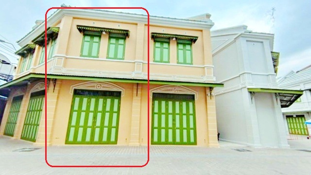 รีโนเวทใหม่ สวยงาม 1 นอน 2 น้ำ ใกล้MRT วัดมังกร 600 ม.ริมถนนเยาวราช อาคารพาณิชย์ 2.5 ชั้น 20 ตร.วา. 160 ตร.ม. 54,999 B-M. ทำเลค้าขายชั้นนำ ใจกลางเยาวราช เหมาะสำหรับธุรกิจค้าส่ง ร้านอาหาร คาเฟ่ หรือโฮสเทล รายล้อมด้วยแหล่งการค้า แหล่งท่องเที่ยวเชิงวัฒนธรรม ใกล้ตลาดสำเพ็ง 300 ม. และชุมชนขนาดใหญ่ เดินทางสะดวกตลอดวัน  เชื่อมต่อหลายเส้นทางNewly renovated beautiful 1 bed 2 bath commercial building near MRT Wat Mangkon 600 m. on Yaowarat Road 2.5 story building 20 sq.wa