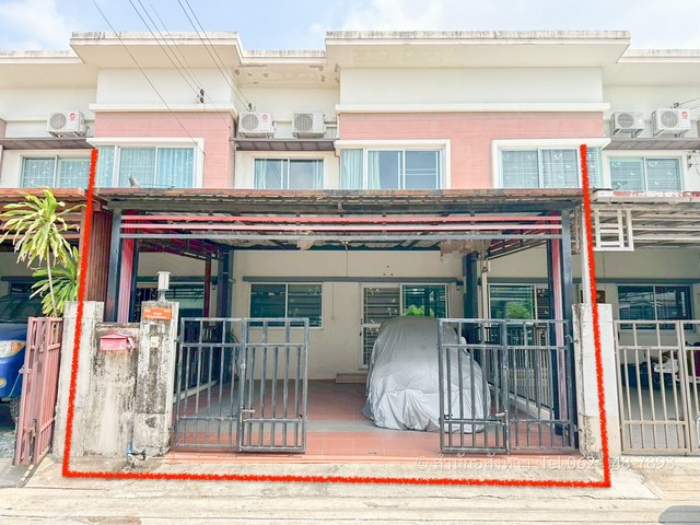 S8001ขายทาวน์เฮ้าส์ 2 ชั้น โนโว วิลล์ (กรุงเทพ-ปทุมธานี) ซ.วัดหนองปรง สภาพสวย! ผ่อนถูกกว่าเช่า พร้อมอยู่ทันที บ้านที่ให้มากกว่าที่พักอาศัย แต่คือความสะดวกสบายของทุกคนในครอบครัวฟังก์ชันครบ จบในหลังเดียว:•เนื้อที่ 22.5 ตร.ว. (พื้นที่กว้างกว่าทาวน์เฮ้าส์ทั่วไป) | พื้นที่ใช้สอย 86 ตร.ม.•3 ห้องนอน 2 ห้องน้ำ พื้นที่ส่วนตัวสำหรับทุกคน•แถมฟรี! แอร์ 3 เครื่อง, ผ้าม่าน, มุ้งลวด, เห