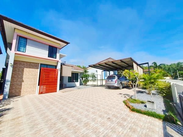 บิ๊กซี ระยอง 8กม.โรงจอดรถพิเศษ 96 ตรว. 300ตรม. แม็คโคร ระยอง 8กม. เซ็นทรัล ระยอง 8 กม. ทับมา ขาย-ให้เช่า คฤหาสน์ 2ชั้น 16-17,999B-M  4.99ล้านบาท  Big C Rayong 8 km. for sale-rent 2-story mansion ThapMa  16-17,999B-M 4.99 million bahtspecial garage 96sq.wa 300sqm. Makro Rayong 8km. Central Rayong 8km.สุขุมวิท-36 ต.ทับมา อ.เมือง จ.ระยอง3 ห้องนอน 3 ห้องน้ำ 2 ชั้น ขายเพียง 4.9 ล้านบาท เช่าเพียง 14,999บาท-ดือน กู้ไม่ผ่าน มีบริการผ่อนตรงสถานที่ใกล้เคียงสวนสุขภาพเทศบาลระยอง 4.45 กม.ศูนย์ราชการจังหวัด�