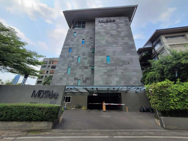    ขายคอนโด โครงการ เดอะซิ้ด มูซี่  ห่างจาก BTS สถานีทองหล่อเพียง 1.60 กม.  ซอย ท่านหญิงพวงรัตน์ประไพ ถนน สุขุมวิท แขวง คลองตัน เขต คลองเตย จังหวัด กรุงเทพมหานคร  ราคาโปรโมชั่น  4,516,000   บาท    ลดจาก  5,500,000   บาท ราคาโปรโมชั่นตั้งแต่วันที่  2 มีนาคม - 31 พฤษภาคม 2569  รายละเอียดทรัพย์ -  พื้นที่ใช้สอย 48.15 ตร.ม. -  1 ห้องนอน 1 ห้องน้ำ    พิกัดทรัพย์ : https://maps.app.goo.gl/uwfDWBxDCdgxcZUo7  สถานที่ใกล้เคียง   -  ดิ เอ็มโพเรียม 