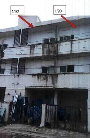     ขาย บ้านเดี่ยว/ทาวน์เฮ้าส์/คอนโด โครงการ ขาย ทาวน์เฮ้าส์  เขตสายไหม กรุงเทพมหานคร แขวงสายไหม เขตสายไหม กรุงเทพมหานคร  ราคาโปรโมชั่น  2,530,000    บาท    ลดจาก   4,840,000    บาท ราคาโปรโมชั่นตั้งแต่วันที่  13 มีนาคม - 31 พฤษภาคม 2569  รายละเอียดทรัพย์ -  เนื้อที่ 0-0-34 ตารางวา -  บ้านหันไปทางทิศ ตะวันออกเฉียงเหนือ  พิกัดทรัพย์ : https://maps.app.goo.gl/WEnn2ZM3mg7naTFd6  สถานที่ใกล้เคียง   -  ตลาดเอสทีเพิ่มสิน -  โรงพยาบาล�