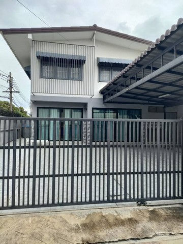 ให้เช่าบ้านเดี่ยว2ชั้นย่านโชคชัย4ลาดพร้าวลาดพร้าววังหินเสนานิคมเหมาะอยู่อาศัยและทำโฮมออฟฟิศใกล้MRTโชคชัย4ที่จอดรถ 5 คันราคาเช่า 40,000 บาท / เดือน ( สัญญาขั้นต่ำ 1 ปี ประกัน 3 เดือน ล่วงหน้า 1 เดือน)ที่ตั้ง ถนนโชคชัย 4 ซอย76 แขวงลาดพร้าว เขตลาดพร้าว กรุงเทพมหานคร 10230ติดต่อ : คุณภัสพงณ์ 0634098164 , 0813987741Line : deedaa23เนื้อที่ 60 ตารางวา จำนวน 3ห้องนอน 3 ห้องน้ำ 1 ห้องครัว จอดรถได้ 5 คันเหมาะอยู่