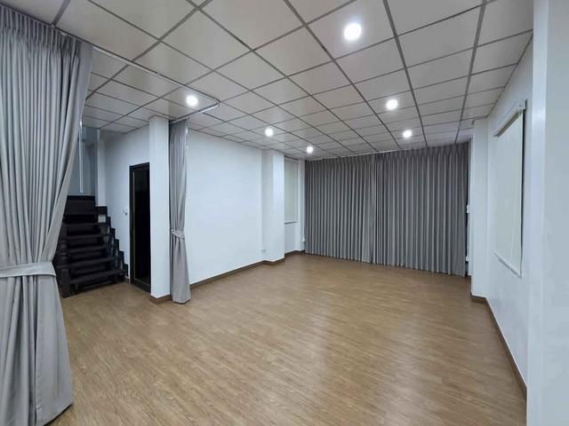 ให้เช่า บ้านเดี่ยว หมู่บ้าน ระเบียงทอง 4 ซอยนาคนิวาส 44 ลาดพร้าว เลียบด่วน เหมาะพักอาศัย*** ราคาเช่า 38,000 บาท/เดือน ประกัน 2 เดือน ล่วงหน้า 1 เดือน(หากจดทะเบียนบริษัท/ทำสัญญาเช่า นิติบุคคล ค่าเช่าอาจเพิ่มขึ้นจากประกาศ)ติดต่อ คุณช่อผกา โทร 0616198565 LINE 0616198565สำรอง LINE 0812523279 ส่งลิ้งก์ไว้ได้เลยรหัส# T26-420บ้านเดี่ยว 2 ชั้น หมู่บ้านระเบียงทอง 4 ซอยนาคนิวาส 44 ลาดพร้าว เลียบด่วน(ห่างปากซอย 13