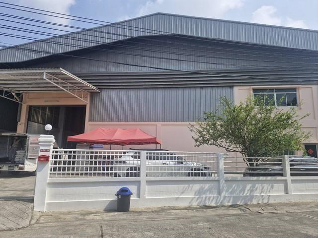 ให้เช่าโรงงาน 345 ตรว. ( 1,380 ตร.ม.) พื้นที่โรงงาน 692 ตารางเมตร ไฟฟ้า 3 เฟส ติดถนนแพรกษา เมืองสมุทรปราการ(RK976)ติดต่อAgent : คุณเด่นชัย: 09-8481-8989:06-2839-4747ID Line :0984818989โกดัง ติดถนนแพรกษาที่ตั้ง ต.แพรกษา อ.เมือง จ.สมุทรปราการพื้นที่สีม่วง 345 ตรว. ( 1,380 ตร.ม.)โกดัง 692 ตร.ม.พื้นที่รับน้ำหนักได้ 3 ตัน/ตร.ม.รอบโกดัง 688 ตร.ม. ไฟฟ้า 3 เฟสผลิตใด้ ขอใบ รง. ใด้ราคาเช่า 135,000 / เดือน สัญญา 3 ปีมัดจำ 3 เดือน ล่วงหน้า 1 เดือนPL. Real Estate