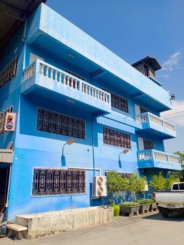  #ขายโรงหลอมโลหะ ขนาด 2ไร่ ครึ่ง พร้อมใบ รง.4 ถนน เลียบคลองสี่วา คอกกระบือ สมุทรสาคร  เนื้อที่   เนื้อที่  2 ไร่ 1 งาน 74 ตร.ว่าง โรงงานเป็น   โรงหล่อ (หลอมโลหะ)        (หลอมหล่อเหล็ก) มีใบอนุญาต       รง4 (59) ถูกต้อง ใบอนุญาต        ใช้ได้ ไม่ขาดอายุ  อุปกรณ์  เครื่องจักร โรงหล่อ        ▪️เตาหลอม 1 ตัน : 1 ชุด + เตา 500 กก. : 1 ชุด)       ▪️เครื่อง ทำแบบทราย        ▪️ถ้งเก็บทราย เเยกทรายดำ       ▪️ทรายขาว อุปกรณ์ สวิง�