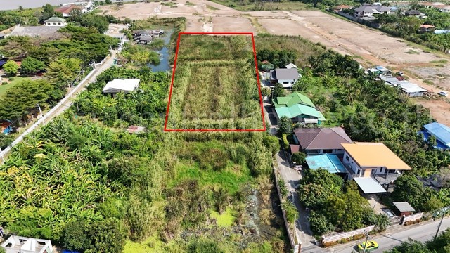 รหัสทรัพย์&nbsp; 6652ที่ดินเปล่า 4-1-61 ไร่ ถนนโยธิการ นนทบุรี แยกตาลเดี่ยว-วัดบางบัวทองที่ตั้ง&nbsp;:&nbsp;ซอยท่าอิฐ15 ถนนราชพฤกษ์&nbsp;ตำบลท่าอิฐ อำเภอปากเกร็ด&nbsp;จังหวัดนนทบุรี&nbsp;11120รายละเอียดทรัพย์- ที่ดินเปล่าขนาดที่ดิน 4 ไร่ 1&nbsp;งาน 61&nbsp;ตารางวา กว้าง 155.54&nbsp;เมตร ลึก 37.45&nbsp;เมตร- ทำเลดี เหมาะสำหรับทำที่พักอาศัย, บริษัท, โกดังเก็บสินค้า, ห้องพัก, รีสอร์ท, ร้านอาหาร-&nbsp;อยู่ในทำเลย่านใจกลาง�