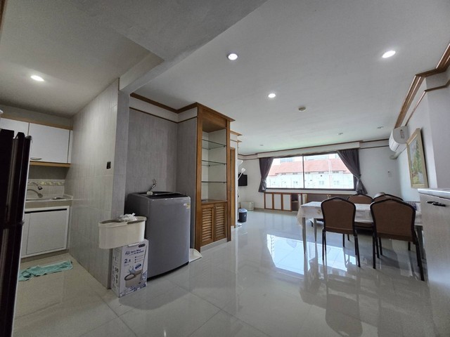 ปล่อยเช่าคอนโดพื้นที่กว้างขวาง อยู่สบายเหมือนอยู่บ้าน! บ้านสุขสันต์ คอนโดมิเนียม (Baan Suksan)ตั้งอยู่บนทำเลศักยภาพสูงสุดในซอยสุขุมวิท 23 ตอบโจทย์ทั้งการพักอาศัยเองและการเดินทางที่สะดวกสบายรายละเอียดห้อง:- ชั้น 7 พื้นที่ใช้สอยมากถึง 66 ตารางเมตร- แบบ 1 ห้องนอน (Layout กว้างมาก สามารถกั้นเป็น 2 ห้องนอนได้สบาย)- 1 ห้องน้ำ พร้อมแอร์ 2 เครื่อง- ตกแต่งครบ Fully Furnished พร้อมเข้าอยู่ทัน�