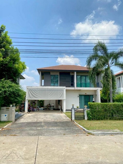 ให้เช่าบ้านเดี่ยว 2 ชั้น 72 ตรว. 3 ห้องนอน โครงการ Habitia Orbit หทัยราษฎร์ รีโนเวทใหม่ทั้งหลัง พร้อมอยู่ ใกล้ทางด่วนจตุโชติ*** ราคาเช่า 39,000 บาท/เดือน ติดต่อ::  ชยา โทร/ID Line:: 0942823961   Link Line:: https://line.me/ti/p/3xFA1An8Kcรหัส # T26-515บ้านเดี่ยว 2 ชั้น หมู่บ้านฮาบีเทีย ออร์บิต หทัยราษฎร์ Habitia Orbit รีโนเวทใหม่ทั้งหลัง พร้อมอยู่ • เนื้อที่ : 72 ตารางวา• พื้นที่ใช้สอย : 143 ตารางเมตร( เป็นบ้านไซค์ M )• 3 ห้องนอน • 3 ห้องน้ำ • 1 ห้อง