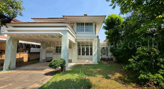 รหัสทรัพย์ : N1050บ้านเดี่ยว 2 ชั้น หลังริม หมู่บ้านเศรษฐสิริ ประชาชื่น เรสซิเด้นท์ 4 ทำเลดี รีโนเวทใหม่ พร้อมเข้าอยู่ที่ตั้ง : ถนนประชาชื่น ตำบลท่าทราย อำเภอเมืองนนทบุรี จังหวัดนนทบุรี 11000รายละเอียดทรัพย์- พัฒนาโครงการโดย บริษัท แสนสิริ จำกัด (มหาชน)- บ้านเดี่ยว 2 ชั้น เนื้อที่ 96 ตารางวา พื้นที่ใช้สอย 310 ตารางเมตร รีโนเวทใหม่ทั้งหลัง- 3 ห้องนอน, 4 ห้องน้ำ, 1 ห้องรับแขก, 1 ห้