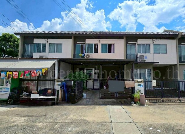 รหัสทรัพย์&nbsp;N0600ทาวน์โฮม พฤกษา 124 รังสิต-คลองสี่ คลองหลวง ถูกสุดในโครงการที่ตั้ง :&nbsp;ถนนเลียบคลอง 4 ตำบลคลองสี่&nbsp;อำเภอคลองหลวง&nbsp;ปทุมธานี 12150รายละเอียด- ทาน์โฮม 2 ชั้น เนื้อที่&nbsp;18.2 ตารางวา พื้นที่ใช้สอย 110 ตารางเมตร- 3&nbsp;ห้องนอน,&nbsp;2 ห้องน้ำ,&nbsp;1 ห้องรับแขก, 1 ครัวไทย, 1 ที่จอดรถ- แอร์ 2 เครื่อง, ปั๊มน้ำ+แทงค์น้ำ 1 ชุด- ใกล้สวนสาธารณะ โซนออกกำลังกายกลางแจ้ง ของโครงการ- หน้าบ้านหั