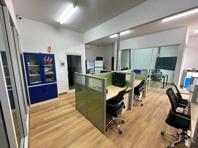 BH3960 ให้เช่าออฟฟิศ บางใหญ่ โครงการ The Twelve ซอยแก้วอินทร์ ใกล้ MRT ตลาดบางใหญ่ พร้อมเฟอร์ จดทะเบียนบริษัทได้ติดต่อ Agent คุณบัว (Bua)Tel: 093-646-4597 LINE ID: Bua093ราคาเช่า 25,000 บาท/เดือนให้เช่าออฟฟิศพร้อมใช้งาน โครงการ The Twelve ซอยแก้วอินทร์ บางใหญ่ นนทบุรี ทำเลดี ใกล้ MRT สายสีม่วง สถานีตลาดบางใหญ่ เหมาะสำหรับบริษัท สตาร์ทอัพ หรือธุรกิจขนาดเล็กทำเล: โครงการ The Twelve ซอยแก้วอินทร์ ตำบลบางแม่นาง อำเภอบ�