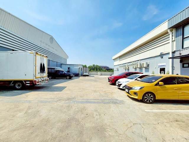 ใกล้ ตลาดหทัยมิตร 850 ม.ม.ซาฟารีเวิลด์  ขนาดกว้าง 64 ตร.ว. 255 ตร.ม. โกดังให้เช่า 1 นอน 2 น้ำ 29,999 B-M. ทำเลหทัยราษฎร์  เหมาะเก็บสินค้า ธุรกิจขนาดเล็กถึงกลาง เข้า-ออกสะดวก ใกล้แหล่งชุมชน รร.บางชัน 900 และถนนหลัก รองรับการใช้งานหลากหลายnear Hathaimit Market 850 m. Safari World and main roads  Warehouse for rent 1 bed 2 bath  land size 64 sq.wa. usable area 255 sq.m. rental price 29,999 B-M located on Hathairat  ideal for warehousing or small to medium business easy access close to community Bang Chan School 900 m. suitable for various usesถ.หทัยราษฎร์ คู้บอน แขวงสามวาตะวั�