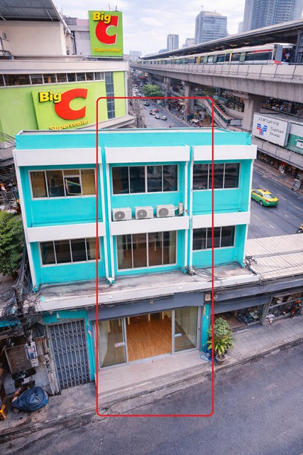 MRTสุทธิสารเช่าโฮมออฟฟิศ 3 ชั้น อินทามระ12-16 2-3นอน BTS สะพานควาย วิภาวดี 2น้ำ 16,998บาท-เดือน การเดินทางสะดวก พื้นที่ใช้สอยลงตัว เหมาะอยู่อาศัยหรือทำโฮมออฟฟิศ บรรยากาศเงียบสงบ ใกล้แหล่งชุมชนครบครันNear BTS SaphanKhwai MRT Sutthisa 3-story home office for rent Intamara 12-16 2-3beds Vibhavadi Rd. 2baths 16,998baht per month convenient transportation functional living space suitable for residence or home office peaceful environment close to community amenitiesถนนอินทามระ12-16 แขวงสามเสนใน เขตพญาไท กรุงเทพมหานครขนาด 20 ตร.ว. 200 ตร.ม.Land size 20 sq.wah 200sqmอ