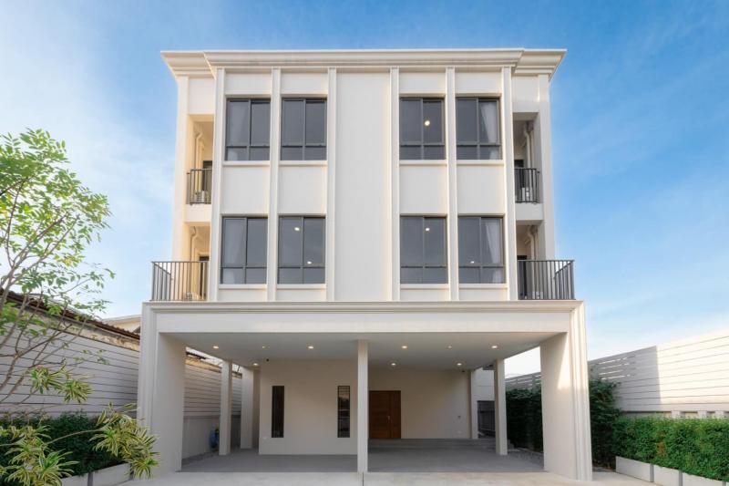 บ้านเดี่ยวสร้างใหม่ 3 ชั้น Luxury Residence ใจกลางราชดำเนิน  ทำเลหายากมาก แทบไม่มีบ้านใหม่แบบนี้อีกแล้ว ใกล้ MRT เพียง 500 เมตร