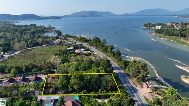 ขายที่ดินชลบุรี ขายที่ดินวิวอ่างบางพระ ศรีราชา ชลบุรี ขายที่ดินวิวอ่างเก็บน้ำเหมาะทำคาเฟ่หรือรีสอร์ตสร้างบ้านตากอากาศ บรรยากาศดีมากขายที่ดินทำเลทอง วิวอ่างเก็บน้ำบางพระ เนื้อที่ 2 ไร่ 32 ตร.ว. ขายที่ดิน ที่ดินบางพระ ที่ดินติดอ่างเก็บน้ำบางพระ ที่ดินวิวสวย ที่ดินสร้างบ้าน ที่ดินทำเลทอง- สัมผัสบรรยากาศพาโนรามา พักผ่อนท่ามกลางธรรมชาติที่ใกล้เมืองที่สุ