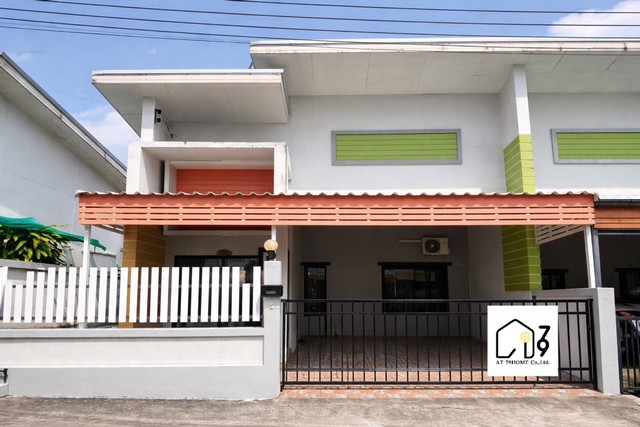 ให้เช่าบ้านแฝดพร้อมเฟอร์นิเจอร์ครบ ปลวกแดง-วังตาผิง ระยอง  ราคาเช่า 23,000/เดือน ยินดีรับชาวต่างชาติสัญญาระยะสั้น 6 เดือนสัญญาระยะยาว 1 ปี  บ้านแฝดชั้นเดียว กว้าง 40 ตร.ว 3 ห้องนอน  2 ห้องน้ำ เฟอร์นิเจอร์ + เครื่องใช้ไฟฟ้าครบ มีครัวนอกครัวใน พร้อมอยู่เครื่องซักผ้า / ตู้เย็น / เครื่องทำน้ำอุ่น / แอร์ 3 ตัวพร้อมชุดห้องนอนครบทุกห้อง + ม่านทั้งหลัง+ใหม่หมดทุกชิ้น สถานที่ใกล