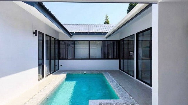 #รับนายหน้า ขาย 9.9 ล้าน 106 ตรว. #หนองควาย #หางดง บ้านชั้นเดียว #วิวภูเขา #ใกล้เวิลด์คลับแลนด์ #ใกล้พืชสวนโลก บรรยากาศดี ใกล้เมือง #ถนนวงแหวนรอบ3 เพียง 500 เมตร เข้าออกได้หลายทางพื้นที่ดิน 106 ตร.วพื้นที่ใช้สอย 225 ตร.ม.3 ห้องนอน 3 ห้องน้ำ1 ห้องครัวที่จอดรถ 2 คันห้องนอนมาสเตอร์กว้างขวาง มีห้องน้ำในตัว และ walk-in closet ห้องเก็บของสระว่ายน้ำระบบน้ำเกลือ ขนาด 3 x 7 เมตร ค่าดูแลสระ เดือนละ 