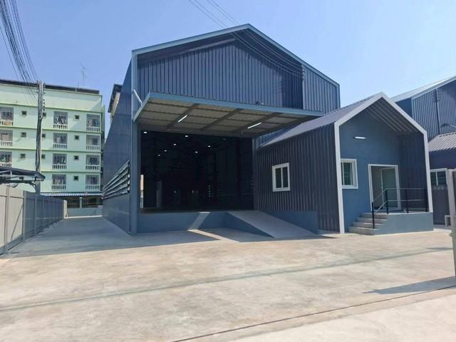 ให้เช่าโกดัง ต.คลองหนึ่ง อ.คลองหลวง 345 ตารางเมตรพื้นยกสูง 1.5 เมตร 1 ออฟฟิศ 3 ห้องน้ำ ผังสีม่วงเข้ม สามารถขอ รง.4 ได้(RK995)ติดต่อAgent : คุณเด่นชัย: 09-8481-8989:06-2839-4747ID Line :0984818989:https://line.me/ti/p/LRgsghypggWhatsApp :+66984818989โกดัง ต.คลองหนึ่ง อ.คลองหลวง จ.ปทุมธานีที่ดิน 194 ตารางวา ผังสีม่วงเข้มโกดัง 345 ตารางเมตร (11.5x30 ) สูง 9 เมตรพื้นยกสูง 1.5 เมตร1 ออฟฟิศ 3 ห้องน้ำถนนกว้าง 16 เมตรเหมาะสำหรับเป็นโรงงานผลิต, โกดังสินค้า, คลังสิน�