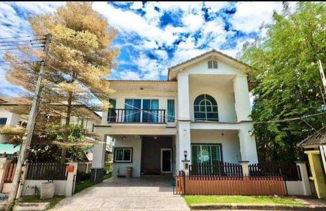 #โซนสุเทพ ขายด่วน 4.65 ล้าน 73 ตรว. #ชญยลวิว บ้านเดี่ยวหลังใหญ่ 2 ชั้น #ขายตามสภาพ #ขายพร้อมผู้เช่ารับรายได้เดือนละ24,000 บาท (สัญญาหมด 31 ธ.ค. 2569) บรรยากาศร่มรื่น เงียบสงบ ปลอดภัย #ใกล้มช. #ใกล้สนามบิน เดินทางสะดวกสบายขนาดที่ดิน 73 ตารางวา3 ห้องนอน, 3 ห้องน้ำ1 ห้องนั่งเล่น1 ห้องครัวห้องแม่บ้าน, ถังเก็บน้ำที่จอดรถ 2 คันทำเลที่ตั้ง:ป้อมตำรวจสาธารณสุขตำบลดับเพลิงโลตัส, เซเว่น, ศูนย�