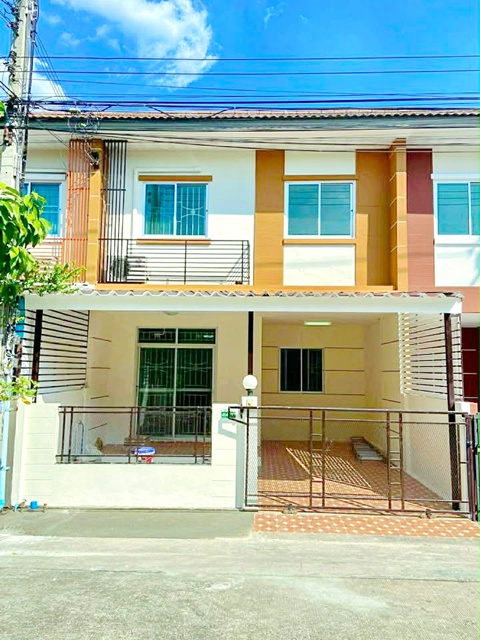 ซาฟารี ปัญญา ทาวน์เฮ้าส์ 2 ชั้น 3นอน 2น้ำ 18ตร.วา. ใกล้MRTคู้บอน 900 ม. ถ.เลียบคลองสอง 150ตร.ม. บ้านรีโนเวทใหม่ สภาพสวย 11,999 B-M. ทำเลเลียบคลองสอง ใกล้แหล่งชุมชน ตลาดหทัยมิตร 900 ม.สถานศึกษา และสิ่งอำนวยความสะดวกครบ เหมาะกับอยู่อาศัย โฮมออฟฟิศ เดินทางสะดวก เชื่อมต่อหลายเส้นทางSafari Panya. Two-story townhouse 3bed near MRT KhuBon 900m. Along Khlong Song, 2 bath  18sq.wa. 150sq.m. newly renovated house beautiful condition 11,999 B-M located along Khlong Song canal near community areas Hathaimit Market 900 m. schools and complete amenities suitable for res