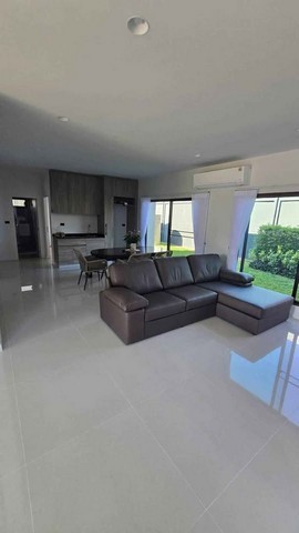 RHT2559ให้เช่าบ้านเดี่ยวหลังมุมโครงการ บุราสิริ กรุงเทพกรีฑา  ใกล้โรงเรียนไบร์ทตัน คอลเลจ แบงค็อก  วิทยาลัยนานาชาติเวลลิงตัน กรุงเทพเชื่อม ถนนพระราม 9 ศรีนครินทร์และมอเตอร์เวย์ ใกล้The Mall บางกะปิเนื้อที่ 83 ตร.ว.  4 ห้องนอน · 4 ห้องน้ำ   มีแอร์ครบ ทุกห้อง 2 ที่จอดรถสนใจติดต่อคุณเจี๊ยบ 092-851-6969Line:keti2522ราคาเช่า 130,000/เดือน สัญญา1ปี มัดจำ  2 เดือนซ. ประชาร่วมใจ แขวงหัวหมาก บางกะปิ กรุงเ