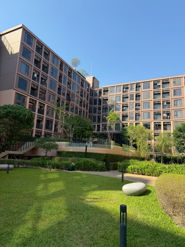 คอนโดใกล้ ม.เกษตร ราคาโดน!ห้องสวย เฟอร์ครบ ทำเลทอง ดีมานด์เช่าสูงวันเดอร์ เกษตร (Oneder Kaset)ใกล้มหาวิทยาลัยเกษตรศาสตร์ เดินทางสะดวก เชื่อมงามวงศ์วาน–วิภาวดี ใกล้แหล่งงานและไลฟ์สไตล์ครบ• ประเภท : คอนโดมิเนียม• แบบ : 1 ห้องนอน 1 ห้องน้ำ• ขนาด : 29.28 ตร.ม.• ชั้น : ชั้น 8• อาคาร : อาคาร B• เฟอร์นิเจอร์ : ครบ พร้อมเข้าอยู่เครื่องใช้ไฟฟ้า• เครื่องปรับอากาศ• TV• ตู้เย็น• เครื่องทำน้ำ�