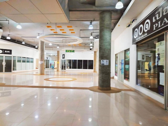 ขายศุภาลัย ปาร์ค ศรีนครินทร์ ซ.ศรีนครินทร์ 6 ถ.ศรีนครินทร์ แขวงหนองบอนเขตประเวศ กรุงเทพมหานคร รหัส TTR 2829 โอกาสทองของนักลงทุน! ขายพื้นที่ทำธุรกิจ/ร้านค้า ทำเลดีที่สุดใน ศุภาลัย ปาร์ค ศรีนครินทร์[ห้องหัวมุม ชั้น 1 | พื้นที่กว้าง 91.90 ตร.ม. | ใกล้ MRT สายสีเหลือง] จุดเด่นที่ห้ามพลาด:ทำเลศักยภาพ: ตั้งอยู่ชั้น 1 อาคาร B เดินเข้าออกง่าย ไม่ต้องขึ้นลิฟต์ ลูกค้าเข้าถึงสะดวกพื้น�