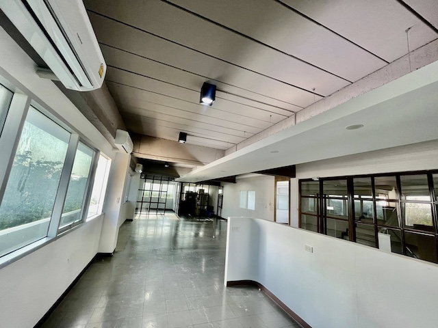 BH3968 ให้เช่าอาคารพาณิชย์ ชั้น 3 ลาดพร้าว ถนนประดิษฐ์มนูธรรม ใกล้ Central EastVille และ BTS ลาดพร้าว 71 พื้นที่ 240 ตรม พร้อมที่จอดรถติดต่อ Agent คุณบัว (Bua)Tel: 093-646-4597 LINE ID: Bua093ราคาเช่า 72000 บาทต่อเดือนรายละเอียดทรัพย์ให้เช่าอาคารพาณิชย์ ชั้น 3 ทำเลลาดพร้าว ถนนประดิษฐ์มนูธรรม หรือเรียบด่วนรามอินทรา พื้นที่ใช้สอย 240 ตารางเมตร เหมาะสำหรับทำออฟฟิศ คลินิก สตูดิโอ หรือธุรกิจออนไลน์ เดินทางสะดวก ใก