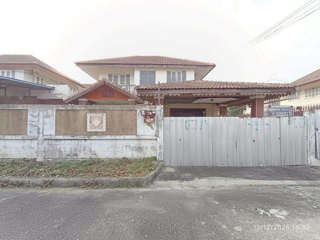   ขาย บ้านเดี่ยว/ทาวน์เฮ้าส์/คอนโด โครงการ บัวทองธานีพาร์ควิลล์ 1-2   ถนน/ซอย ตำบล อำเภอ จังหวัด  ราคาโปรโมชั่น   2,466,000   บาท    ลดจาก   3,200,000    บาท ราคาโปรโมชั่นตั้งแต่วันที่ 1 เมษายน 2569 – 30 มิถุนายน 2569  รายละเอียดทรัพย์ -  เนื้อที่ 65.40 ตร.ว.พื้นที่ใช้สอย 205.42 ตร.ม. -  3 ห้องนอน 2 ห้องน้ำ  -  บ้านหันไปทางทิศ ตะวันออกเฉียงใต้  พิกัดทรัพย์ :  https://maps.app.goo.gl/QDRctSfjQJpy7Jz96  สถานที่ใกล้เคียง   -โรงพยาบาลบางบัวทอง -โ