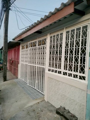 #ขายบ้านหนองไม้แดงชลบุรี????ขายบ้าน หมู่บ้านแสงบรรพต????ทาวน์เฮ้าส์ชั้นเดียว????ขนาด 2 ห้องนอน 1 ห้องน้ำ1ห้องพระ1ห้องครัว ????ขายราคา 1.xx.ล้าน ✅ขนาด 20.1 ตารางวา✅ฟรีแอร์ผ้าม่านพร้อมรีโนเวทสวยๆ✅ใกล้วัดอู่ตะเภา✅ ยื่นกู้ให้ฟรีสนใจ ____________________________สนใจติดต่อ/ชม☎️081-459-0982 ลฎา☎️098-995-5449☎️085-422-6346 แอดมินAddLineID: ladapa23WeChat:love_ propertyค้นหาทรัพย์เพิ่มเติมhttps://www.facebook.com/share/1a3VNy8RkM/https://www.facebook.com/share/17cJzNwyvm/_____________________________#ขายบ้านนาป่�