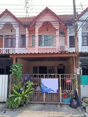    ขาย ทาวน์เฮ้าส์ 2 ชั้น โครงการ บ้านราณี นวมินทร์ 135 แยก 4-2  บึงกุ่ม กรุงเทพ  แขวงคลองกุ่ม เขตบึงกุ่ม กรุงเทพ  ราคา  1,990,000  บาท  (ราคาต่อรองได้)  รายละเอียดทรัพย์ -  เนื้อที่ 16.2 ตร.ว.   -  2 ห้องนอน 1 ห้องน้ำ   -  ที่จอดรถ 1 คัน -  บ้านหันไปทางทิศ เหนือ  พิกัดทรัพย์ : https://maps.app.goo.gl/kPS97rhq5ECPS9Xt6  สถานที่ใกล้เคียง   -  โรงพยาบาลพญาไท นวมินทร์ -  ไทวัสดุ นวมินทร์ -  แม็กซ์แวลู สาขา นวมินทร์ -  ตลาดปัฐวิกรณ์  รหั�