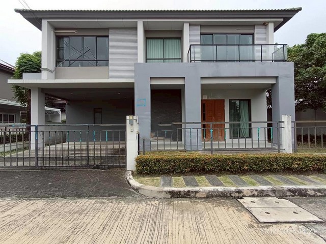   ขาย บ้านเดี่ยว/ทาวน์เฮ้าส์/คอนโด โครงการ บ้านเดี่ยว เวนิว พระราม 5   ถนน/ซอย ตำบล บางไผ่ อำเภอ เมืองนนทบุรี จังหวัด นนทบุรี  ราคาโปรโมชั่น   8,578,000   บาท    ลดจาก    11,250,000  บาท ราคาโปรโมชั่นตั้งแต่วันที่ 1 เมษายน 2569 – 30 มิถุนายน 2569  รายละเอียดทรัพย์ -  เนื้อที่ 67.70 ตร.ว  พื้นที่ใช้สอย249.00 ตร.ม. -  บ้านหันไปทางทิศ เหนือ  พิกัดทรัพย์ : https://maps.app.goo.gl/tZhNkP2DNjdS9CwF9  สถานที่ใกล้เคียง   - โลตัส นครอินทร์ - แม็คโ�