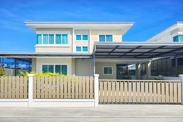 แม็คโคร ลพบุรี 1กม. บ้านเดี่ยว 2ชั้น ฟังก์ชัน 3นอน โฮมโปร ลพบุรี 1.4กม. 3 น้ำ ใกล้ไปรษณีย์ 57 ตร.ว. 230 ตร.ม. 11,998B-M. ขาย 3.59 ลบ. ทำเลติดถนนใหญ่ เหมาะอยู่อาศัย ใกล้สารพัดช่างลพบุรี 1.8 กม.แหล่งชุมชน และศูนย์การค้า การเดินทางสะดวก พร้อมสิ่งอำนวยความสะดวก และระบบรักษาความปลอดภัยครบครันRobinson Lopburi 1km. Two story detached house with 3 bed HomePro Lopburi 1.4km.  3 bath near post office   57 sq.wa. 230 sq.m. 11,999 B-M selling price 3.59 million Bath spacious living area with complete functions prime location on main road ideal for living near Lo