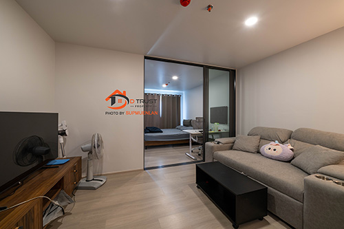  ให้เช่า คอนโด แอสปาย รัตนาธิเบศร์ เวสต์ตัน ใกล้ MRT บางกระสอ ชั้น 15 เนื้อที่ 30.76 ตร.ม 1 นอน 1 น้ำ สภาพห้องใหม่ ไม่เคยปล่อยเช่า มีเฟอร์ฯ มีเครื่องใช้ไฟฟ้า เดินหิ้วกระเป๋าพร้อมเข้าอยู่ได้เลย.เงื่อนไขราคาเช่า : 8,300บาท / เดือน (รวมค่าส่วนกลาง)(สัญญาเช่าขั้นต่ำ 1ปี = จ่ายเงินประกัน 2เดือน / ค่าเช่าล่วงหน้า 1เดือน)#บริษัทบริการรับฝากขายเช่าอสังหาริมทรัพย์#บริษัทบริการรับถ่าย�