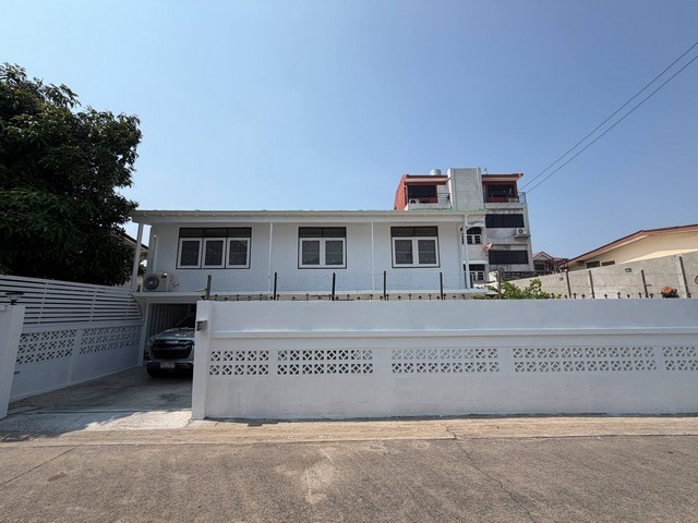 ให้เช่าบ้านเดี่ยว2ชั้น เลี้ยงสัตว์ได้  ใกล้รถไฟฟ้าBTSอุดมสุข, ปุณณวิถี ซอยวชิรธรรมสาธิต 57  